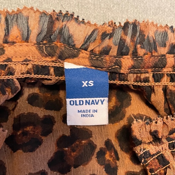 Leopard Print Ruffle Sleeve Top - Picture 3 of 3